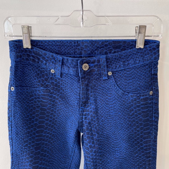 NWT Blue Snakeskin Carmar LF Jeans Mid Rise 25 - Picture 1 of 11